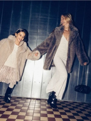 Reserved - Sztuczne futro - beżowy