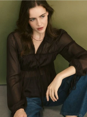 Reserved - Szyfonowa bluzka z kołnierzykiem - ciemnobrązowy