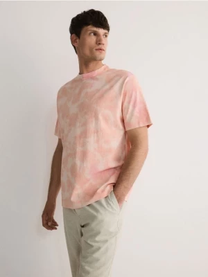 Reserved - T-shirt boxy z efektem tie dye - różowy