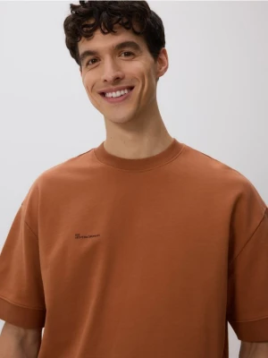 Reserved - T-shirt boxy z nadrukiem - bordowy