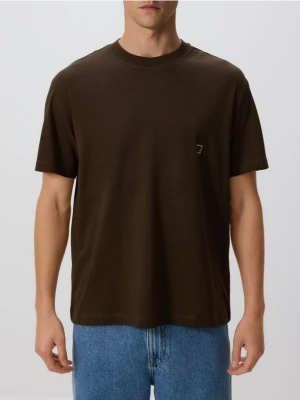 Reserved - T-shirt boxy z nadrukiem - ciemnobrązowy
