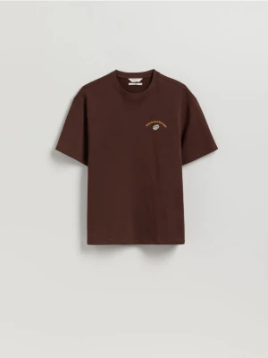 Reserved - T-shirt boxy z nadrukiem na plecach - brązowy