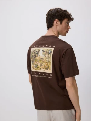 Reserved - T-shirt boxy z naszwyką - ciemnobrązowy