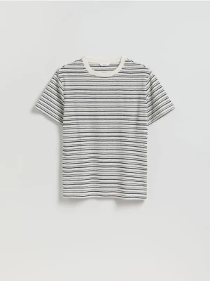 Reserved - T-shirt comfort w paski - granatowy