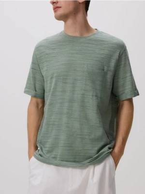 Reserved - T-shirt comfort z kieszonką - jasnozielony