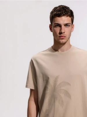 Reserved - T-shirt comfort z nadrukiem - beżowy