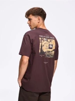 Reserved - T-shirt comfort z nadrukiem na plecach - brązowy