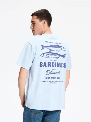 Reserved - T-shirt comfort z nadrukiem na plecach - jasnoniebieski