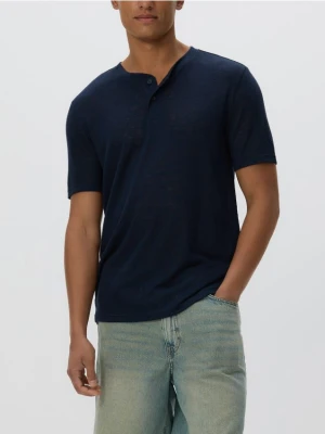 Reserved - T-shirt henley regular fit - granatowy