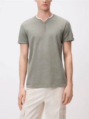 Reserved - T-shirt henley slim fit - oliwkowy