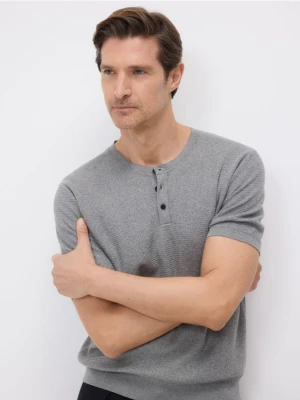 Reserved - T-shirt henley z dodatkiem tencelu - jasnoszary