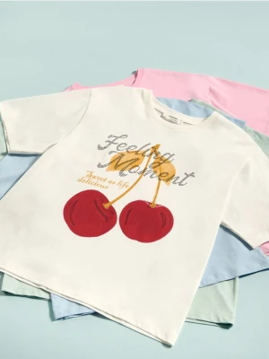 Reserved - T-shirt oversize z aplikacjami - złamana biel