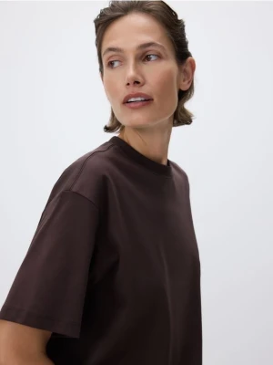 Reserved - T-shirt oversize z merceryzowanej bawełny - ciemnobrązowy
