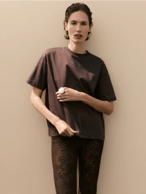Reserved - T-shirt oversize z merceryzowanej bawełny - ciemnobrązowy