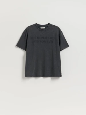 Reserved - T-shirt oversize z nadrukiem - ciemnoszary