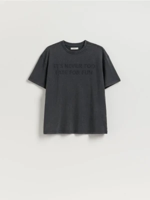 Reserved - T-shirt oversize z nadrukiem - ciemnoszary