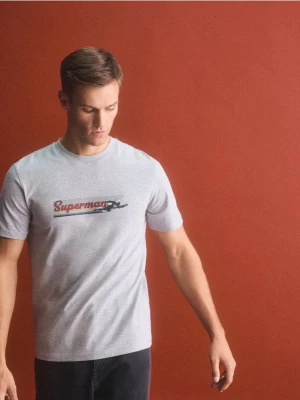 Reserved - T-shirt regular fit SUPERMAN™ - jasnoszary