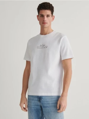 Reserved - T-shirt regular fit z nadrukiem - biały
