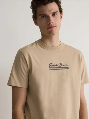 Reserved - T-shirt regular z aplikacją - beżowy