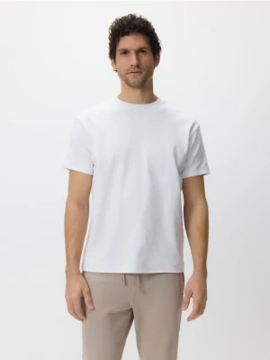 Reserved - T-shirt regular z bawełny merceryzowanej - złamana biel