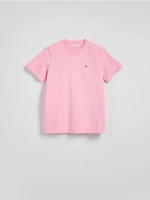 Reserved - T-shirt regular z drobnym haftem - pastelowy róż