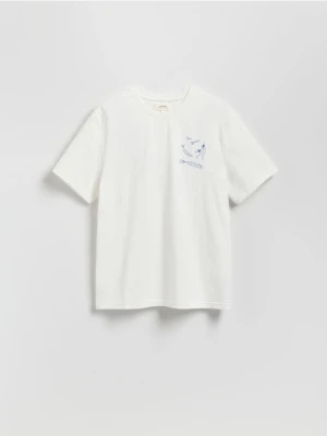 Reserved - T-shirt regular z haftem - biały