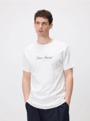 Reserved - T-shirt regular z haftem - złamana biel