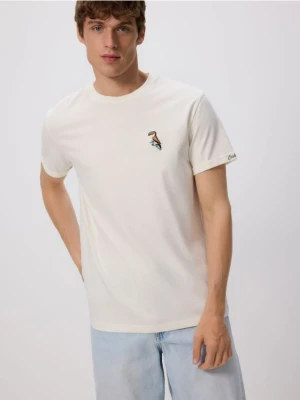 Reserved - T-shirt regular z haftem - złamana biel