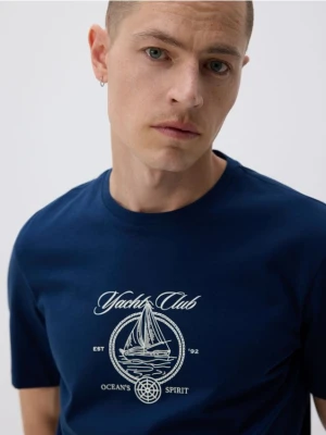 Reserved - T-shirt regular z merceryzowanej bawełny - granatowy