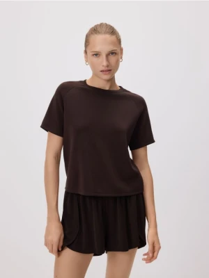 Reserved - T-shirt regular z modalem - ciemnobrązowy