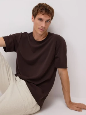 Reserved - T-shirt regular z modalem - ciemnobrązowy