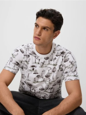 Reserved - T-shirt regular z nadrukiem allover - biały