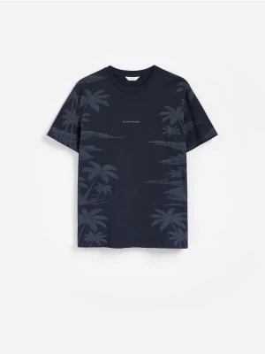 Reserved - T-shirt regular z nadrukiem allover - granatowy