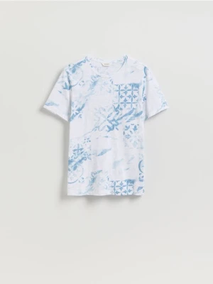 Reserved - T-shirt regular z nadrukiem allover - niebieski