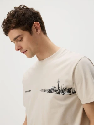 Reserved - T-shirt regular z nadrukiem - beżowy