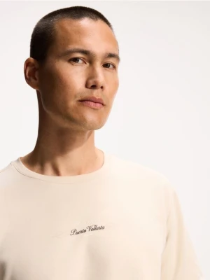 Reserved - T-shirt regular z nadrukiem - beżowy