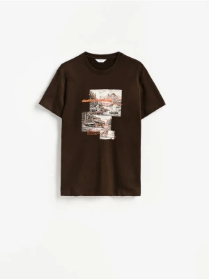Reserved - T-shirt regular z nadrukiem - ciemnobrązowy