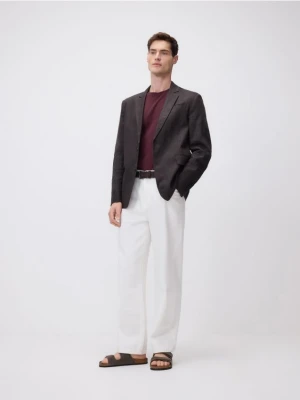 Reserved - T-shirt regular z włóknem bambusowym - bordowy