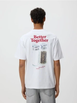 Zdjęcie produktu Reserved - T-shirt relaxed z nadrukiem na plecach - biały