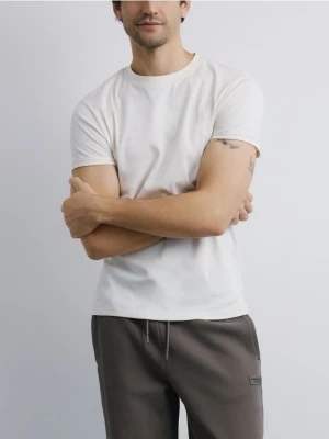 Reserved - T-shirt slim fit - złamana biel