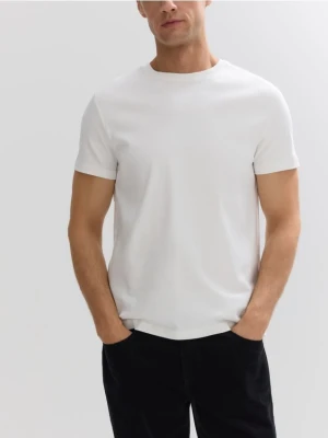 Reserved - T-shirt slim z bawełny merceryzowanej - złamana biel