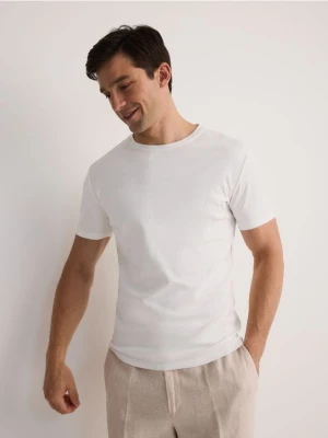 Zdjęcie produktu Reserved - T-shirt slim z bawełny pima - złamana biel