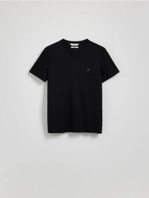 Reserved - T-shirt slim z dekoltem V - czarny