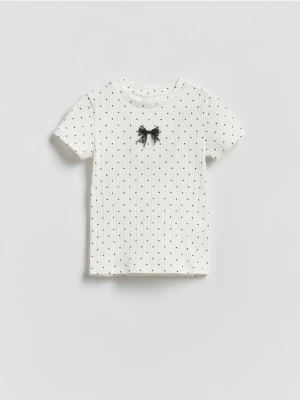 Reserved - T-shirt w kropki - złamana biel