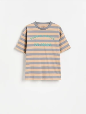Reserved - T-shirt w paski z haftem - beżowy
