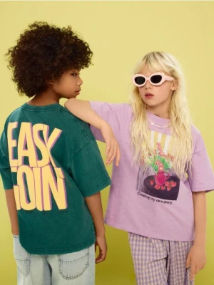 Reserved - T-shirt z aplikacją - lawendowy