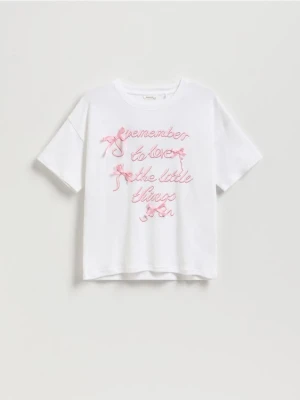 Reserved - T-shirt z aplikacją - złamana biel