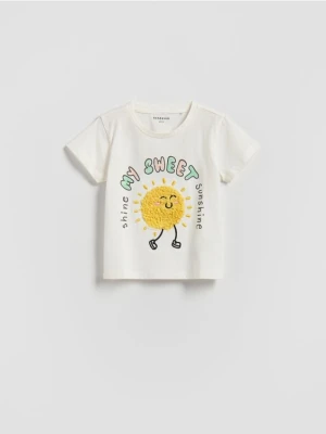 Reserved - T-shirt z aplikacją - złamana biel