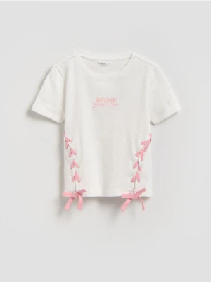 Reserved - T-shirt z aplikacją - złamana biel