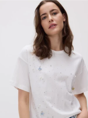 Zdjęcie produktu Reserved - T-shirt z biżuteryjnymi aplikacjami - złamana biel